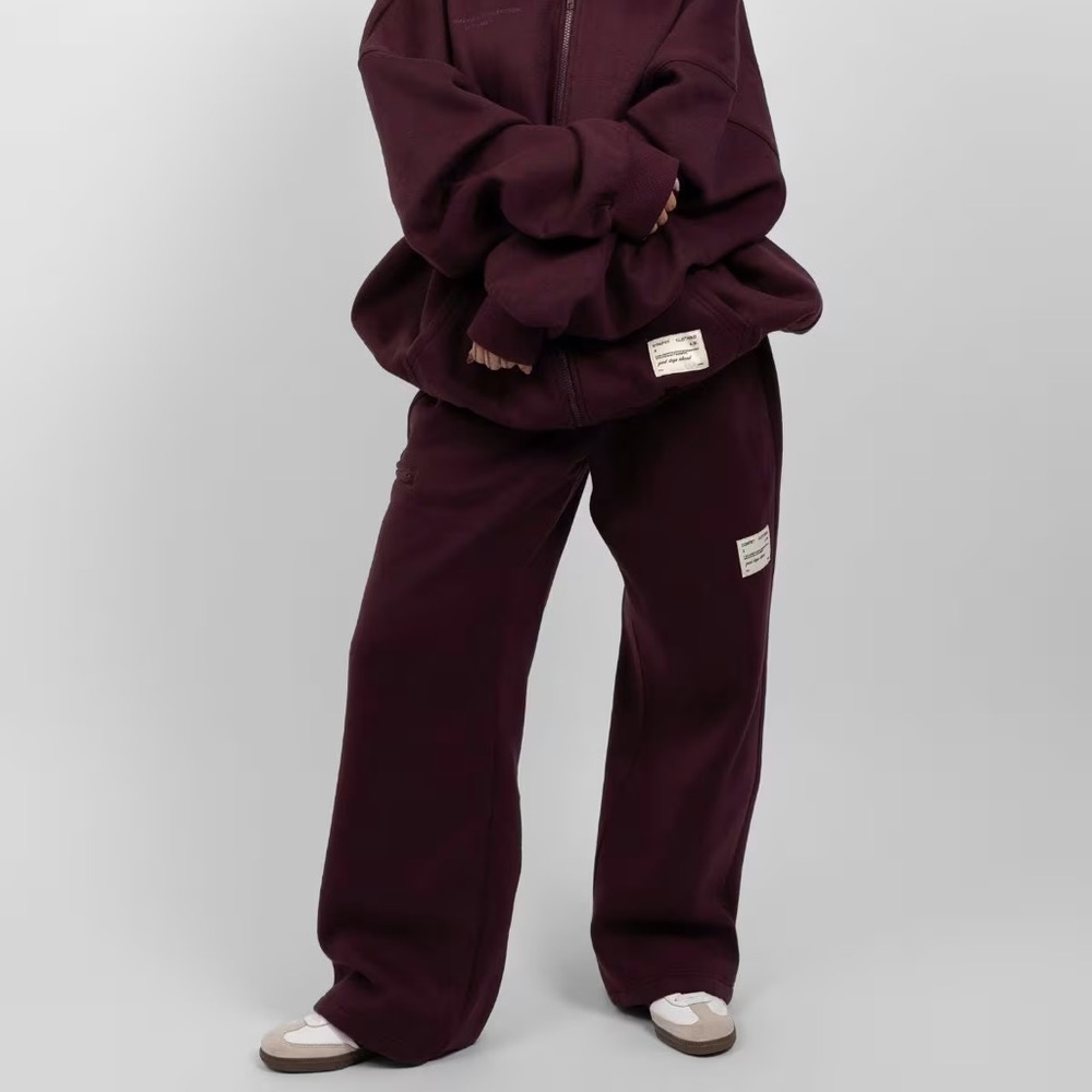 Comfrt affirmation straight leg sweatpants- limited edition maroon. Brand new S